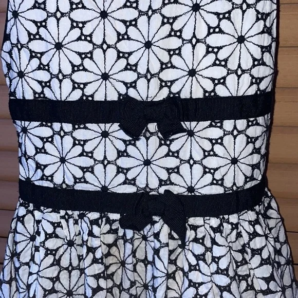 The Children’s Place black and white floral dress. Girls size 8 - Picture 2 of 4